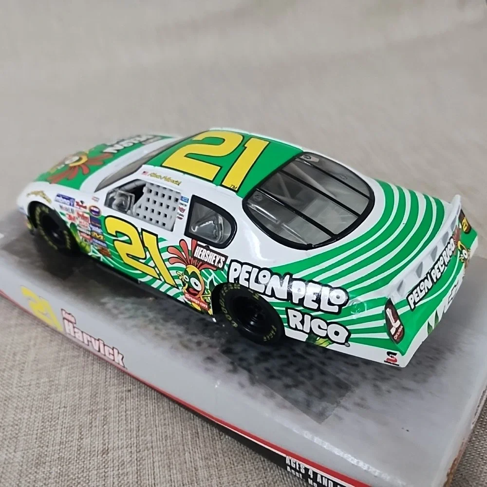 1:24 Winner's Circle Diecast #21 Kevin Harvick Hershey's Pelon Pelo Rico